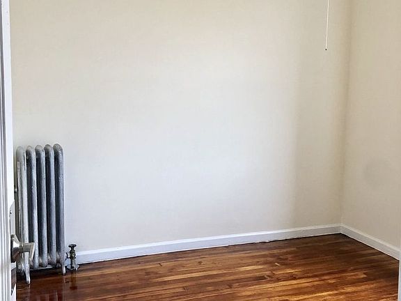3rd image of 2539 44th St APT 25