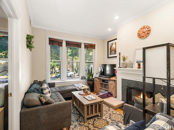 4th image of 3850 N Southport Ave #1K