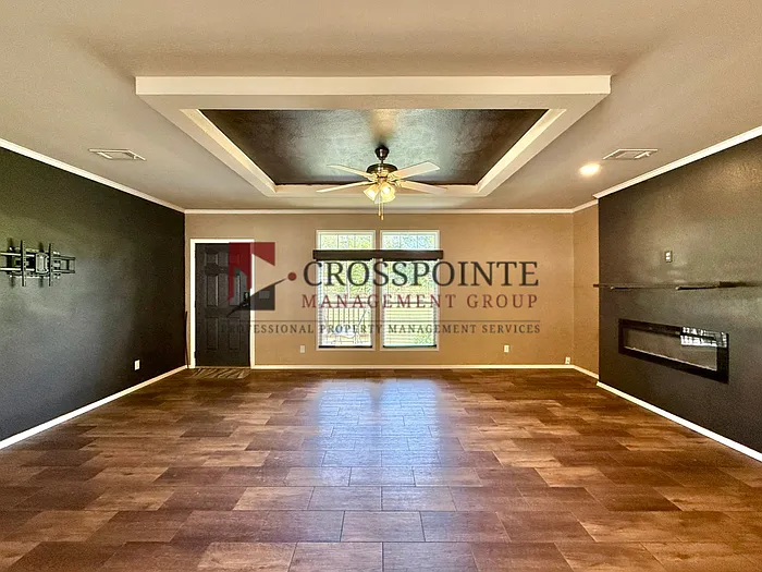 4 bed, 2.0 bath, 2000 sqft, $1,895 — Photo 2