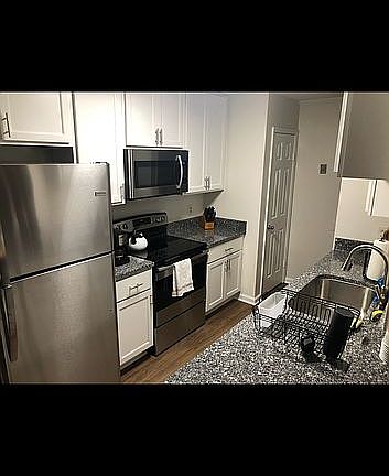 3rd image of 330 Kenley Rd