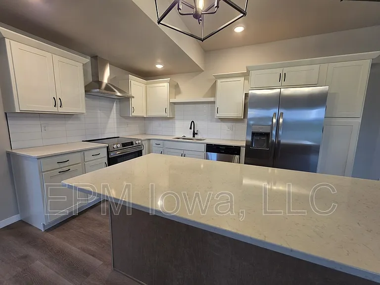 2311 Water Tower Pl — Photo 3