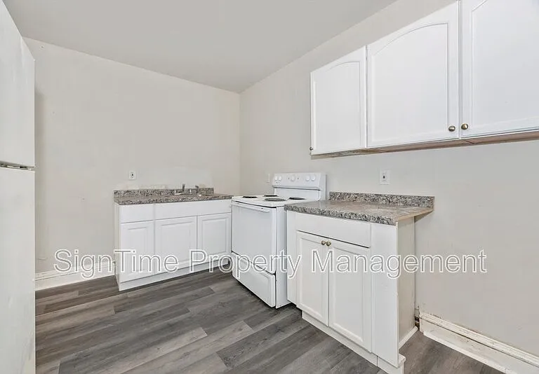 220 Summit Ave #2F — Photo 6