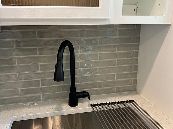 5th image of 635 Madeore St #1