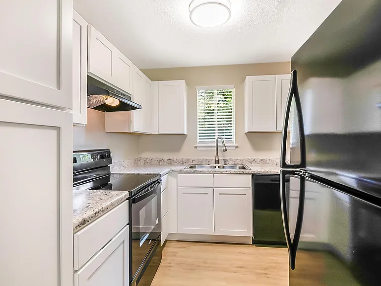 Pine Ridge Apartments — Photo 44