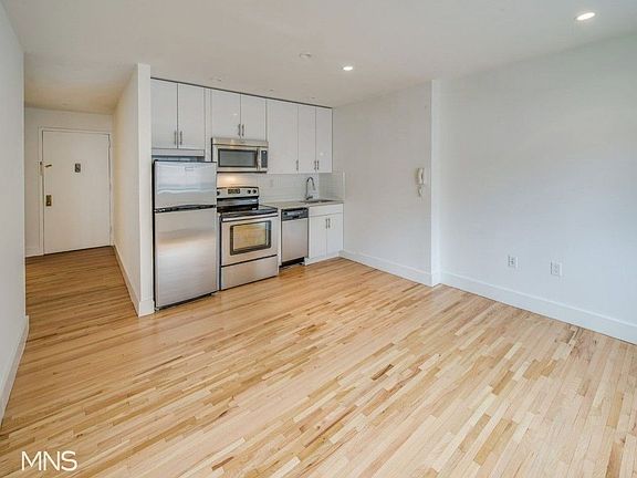 3rd image of 345 W 30th St APT 8C