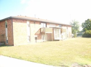 1305 4h Park Rd APT 4, Pontiac, IL 61764