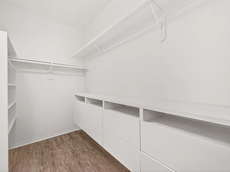 4818 Lake Catherine Ct — Photo 29