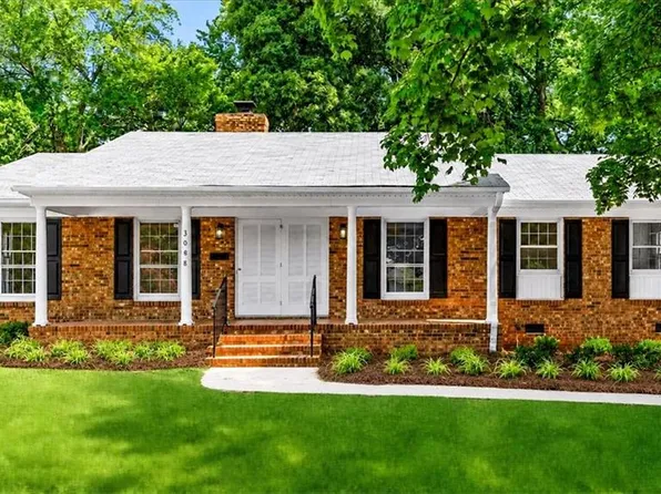 3008 W Cornwallis Dr, Greensboro, NC 27408