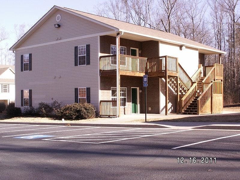 1st image of 7402 Courtyard Dr