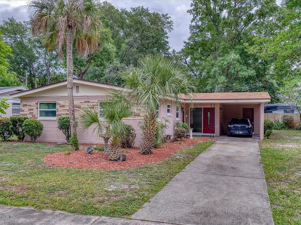 1st image of 3121 Beachwood Blvd