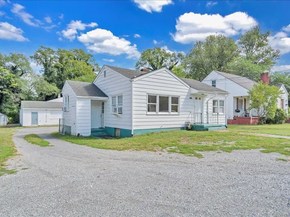 3121 Plantation Rd NE, Roanoke, VA 24012