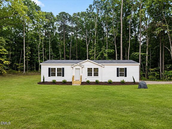 3rd image of 2558 Buckingham Dr