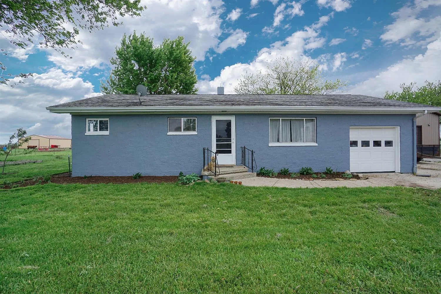4779 Hussey Rd photo 1