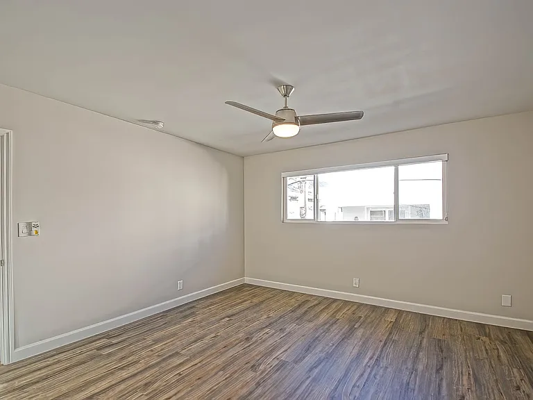 307 Bayview Dr — Photo 27