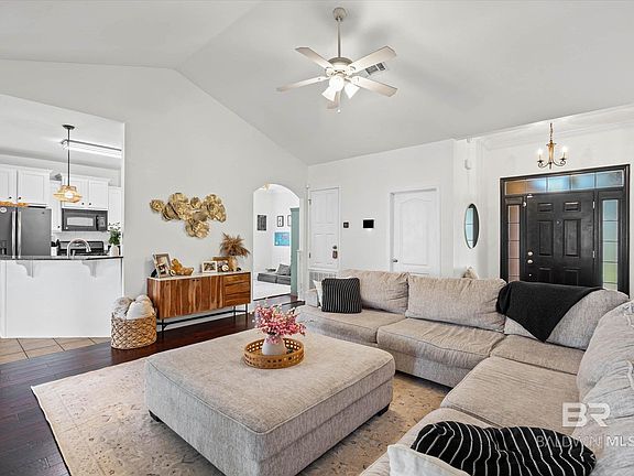 3rd image of 11031 Garrett Rd