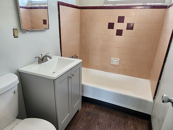 5th image of 1158 W 105th St
