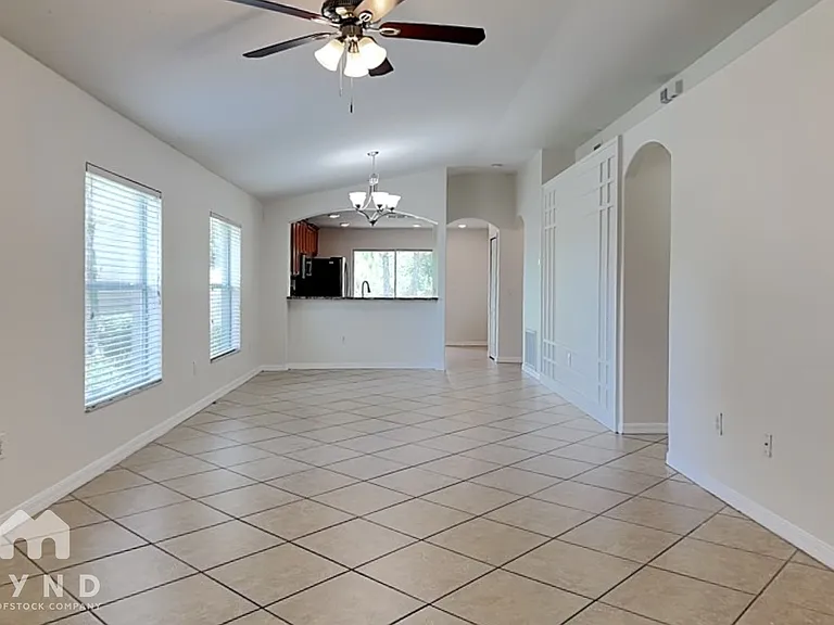 1212 Oak Pond St — Photo 5