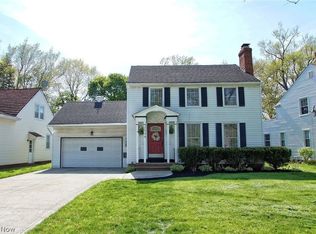 2534 Newbury Dr, Cleveland Heights, OH
