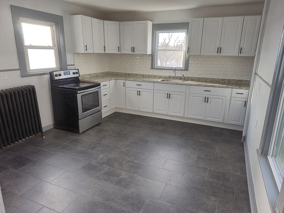 1st image of 104 N Main St #B