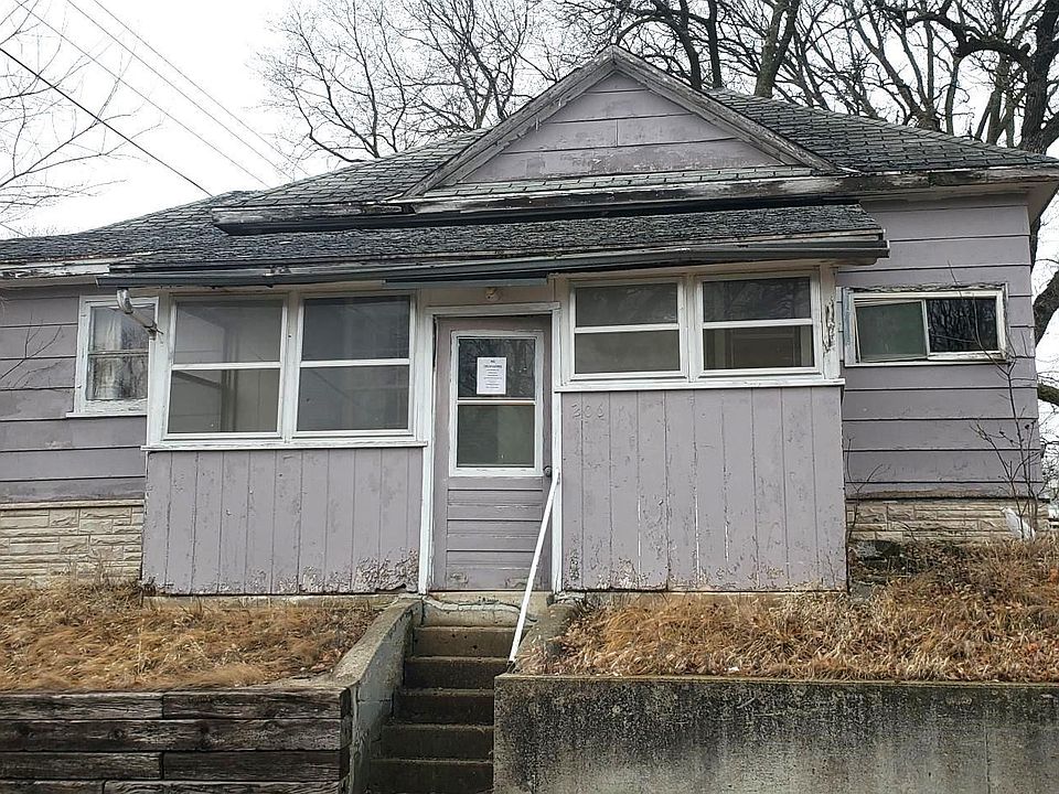1st image of 206 S 11th St