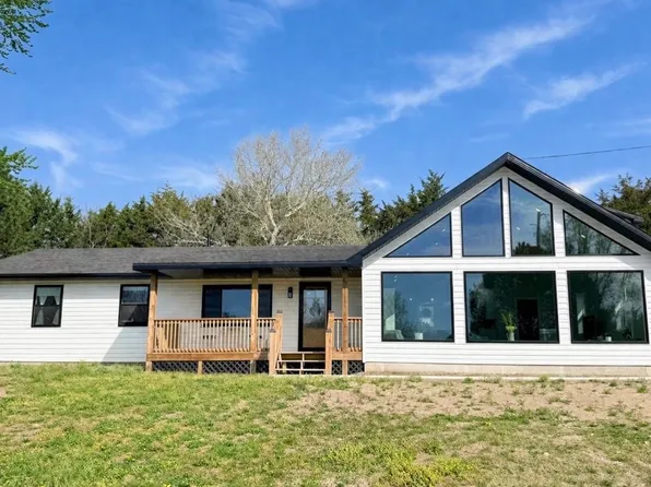 5 Dan Dr, Marion, KS 66861