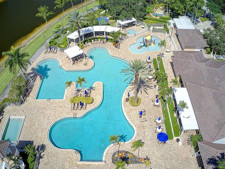 1530 Canary Island Dr — Photo 15
