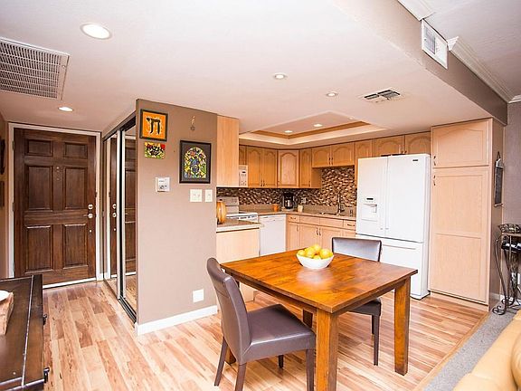 7910 kitchen hall view