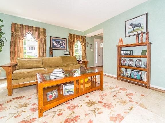 4th image of 15563 Revere Dr