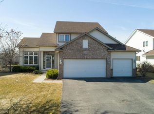 2396 Thrush St, Shakopee, MN 55379