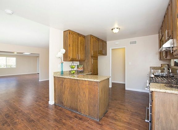 5th image of 7212 Peter Pan Ave