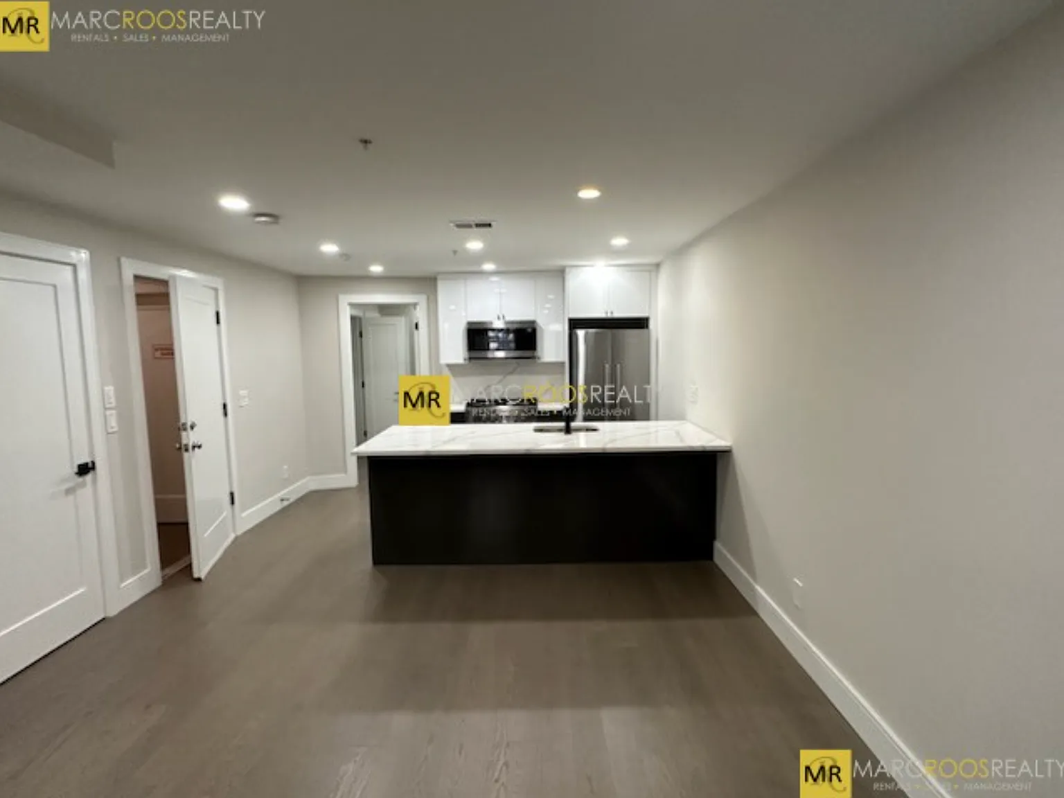 2 bed, 695 sqft, $3,700 — Photo 1