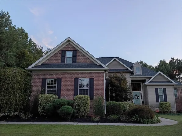 610 Montague Dr, Easley, SC 29640