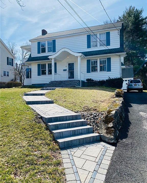 1st image of 24 Willow Ave