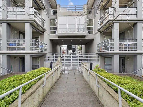 3161 W 4th Ave #307, Vancouver, BC V6K 1R6