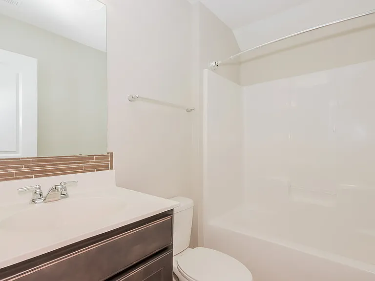 1326 Aurora Ct — Photo 14