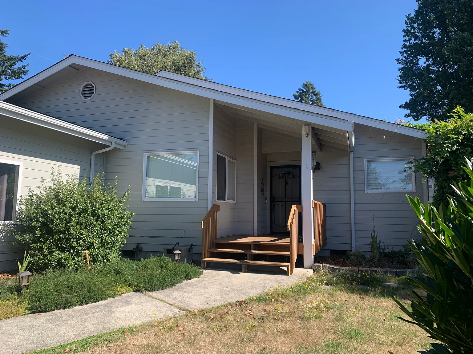 3 bed, 1596 sqft, $3,000 — Photo 1