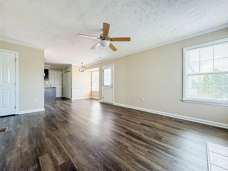 800 Connaly Dr — Photo 16