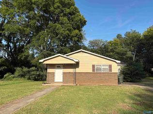 306 12th Ave NW, Decatur, AL 35601