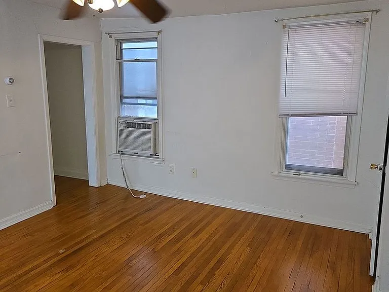 115 S Potomac St — Photo 7