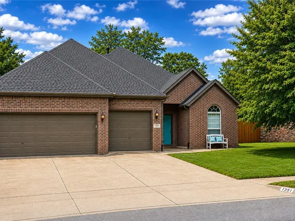 1351 Lexington Cir, Springdale, AR 72762