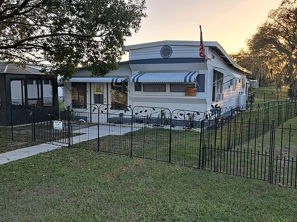 6427 Ohio St, Zephyrhills, FL 33542