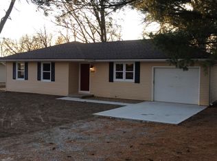 2814 Westlake Dr, Sedalia, MO 65301