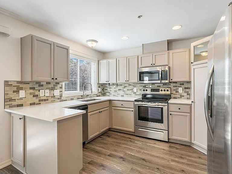 1st image of 5264 NE 121st Ave #U223