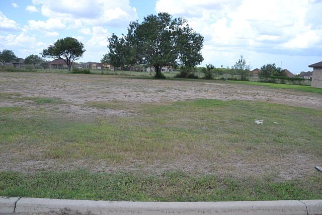 2nd image of 607 New Orleans Cir