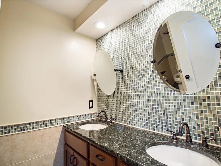 4300 Connie Dr — Photo 12