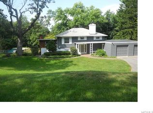 12 Daisy Ln, Poughkeepsie, NY 12603