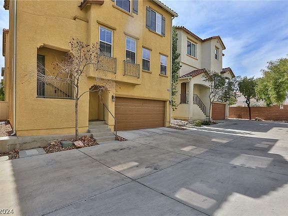 2nd image of 8937 Jaquita Ave