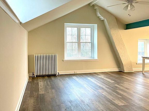 4th image of 701 Ridge Pike #5