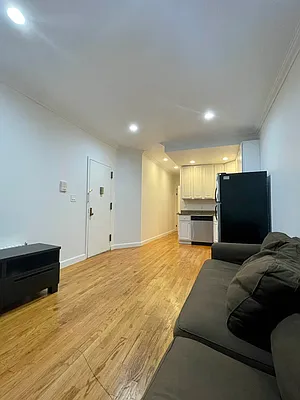 Rented by Compass | media 11