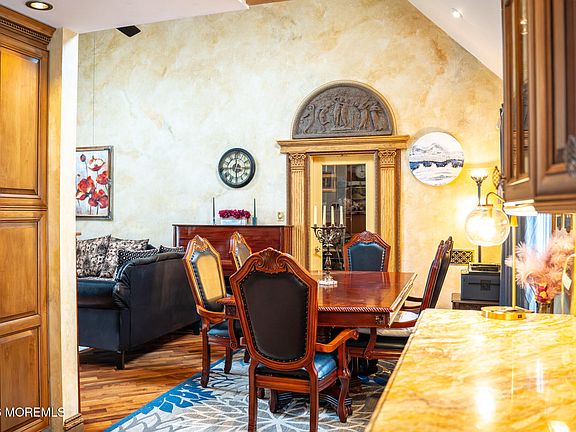 4th image of 6 Hillcrest Road